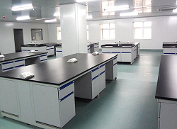 草莓视频成人网站工作台的安裝與選購的材質有很大的關係